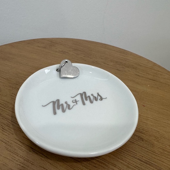 Mr & Mrs White Ring Dish with Silver Heart Charm - Picture 5 of 6